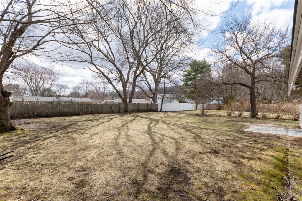 30 Ridgefield Drive Framingham, MA 01701 - Photo 6 of 42