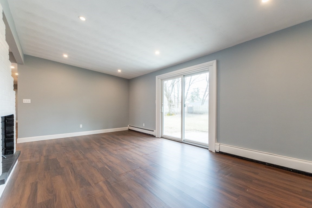 30 Ridgefield Drive Framingham, MA 01701 - Photo 8 of 42