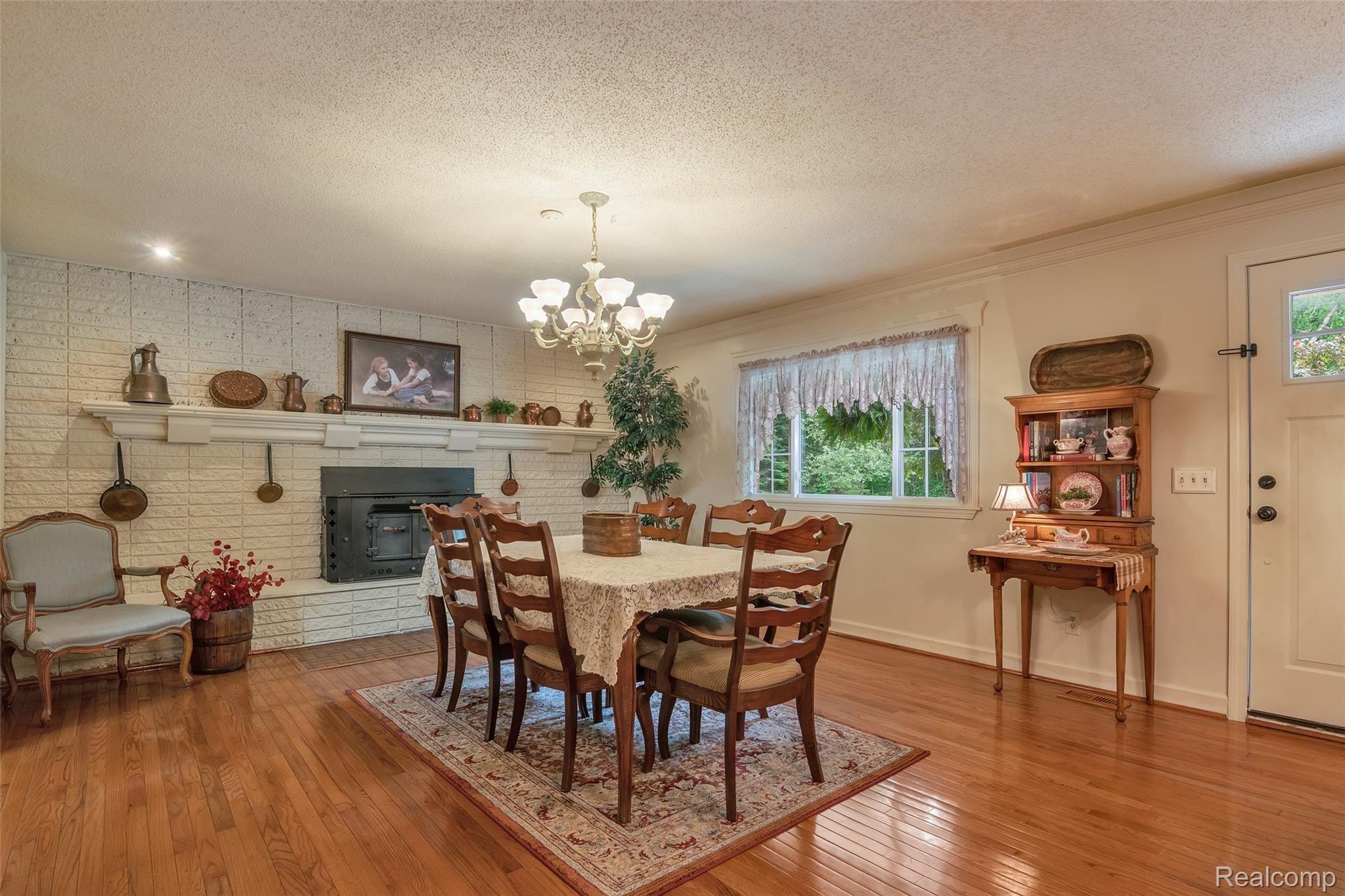 27117 Bell Road New Boston, MI 48164 - Photo 14 of 49 07-27117-Bell-Rd-WindowStill-Real-Estate-Photography-7.jpg