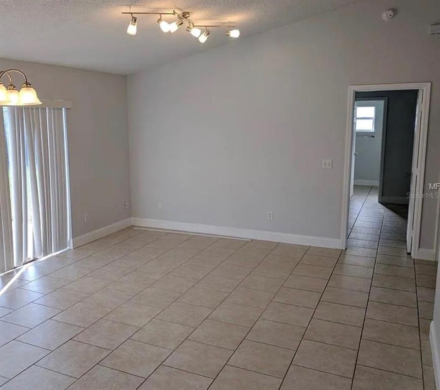 671 Regency Way Kissimmee, FL 34758 - Photo 4 of 14