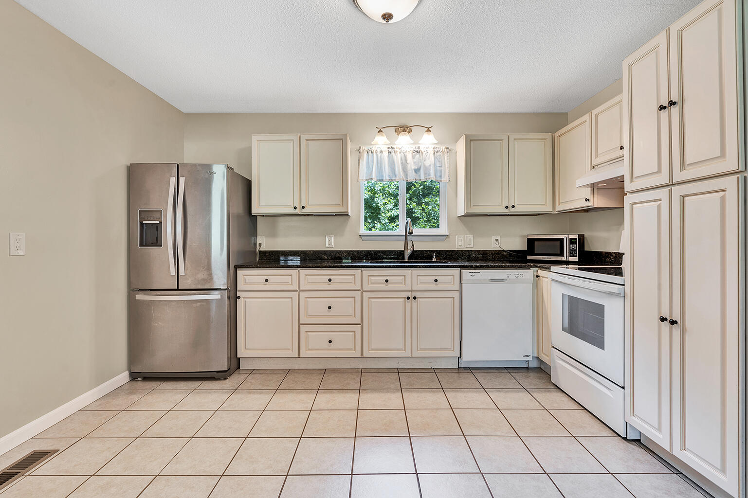 3770 Prospect Church Road Ooltewah, TN 37363 - Photo 7 of 27 DSC06435