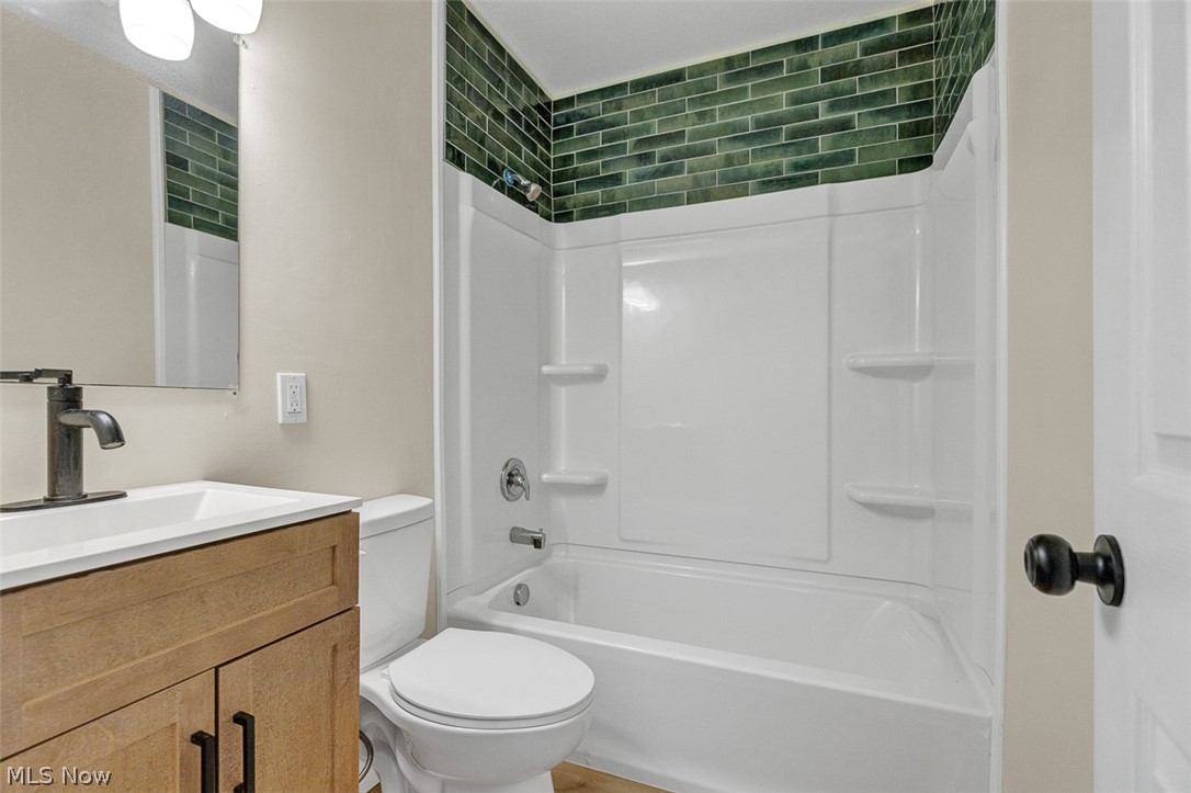 4358 Wyatt Road Cleveland, OH 44128 - Photo 10 of 31 Gallery Image 10