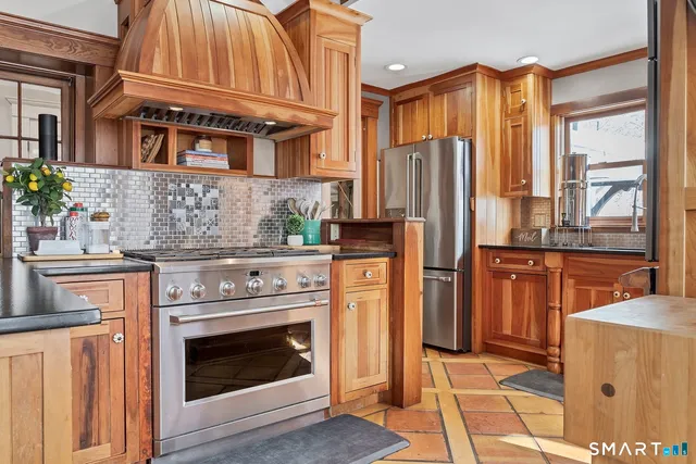 $599,900 | 40 Rice Lane, Beacon Falls, CT 06403