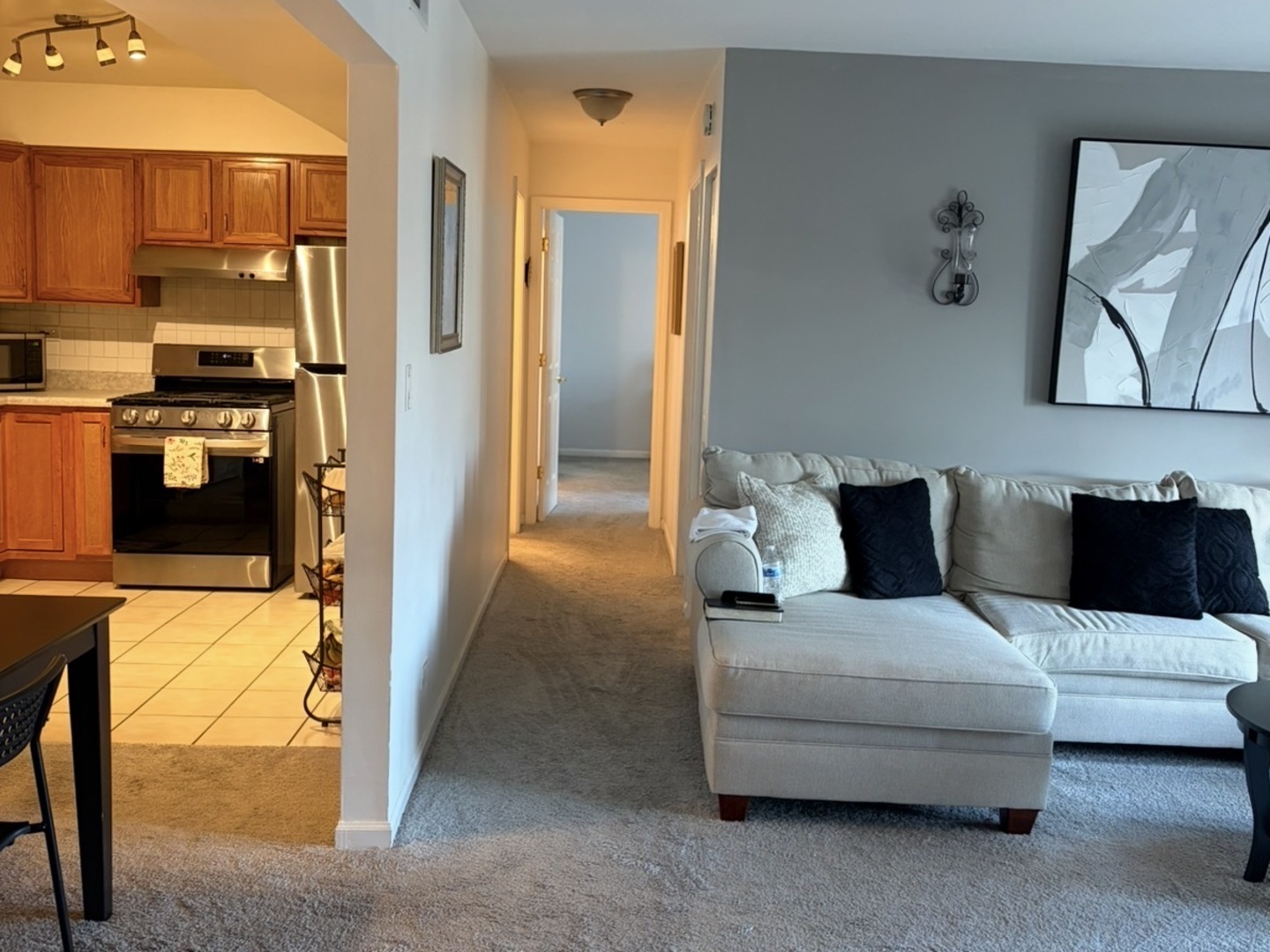 614 Tralee Court, Unit 2D Schaumburg, IL 60193 - Photo 3 of 17