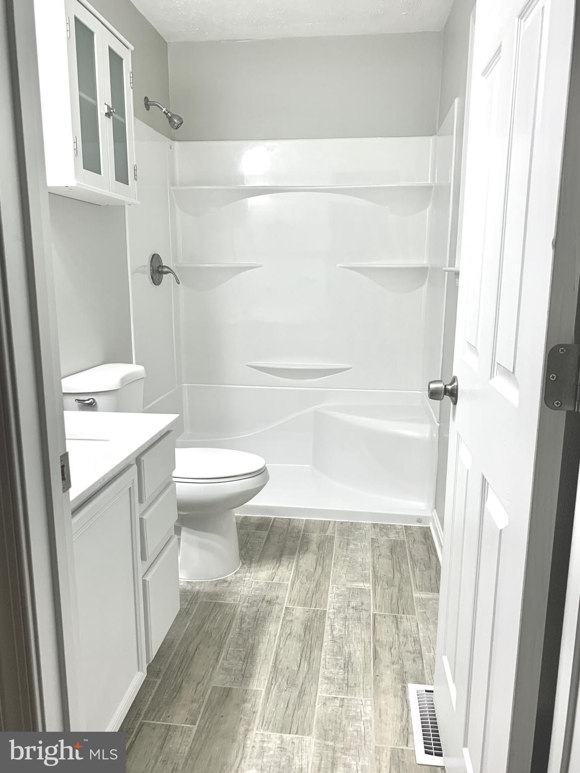 2196 High Top Road Linden, VA 22642 - Photo 15 of 33 Ceramic Tile Floor