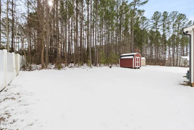 a view of outdoor space yard and front view of a house