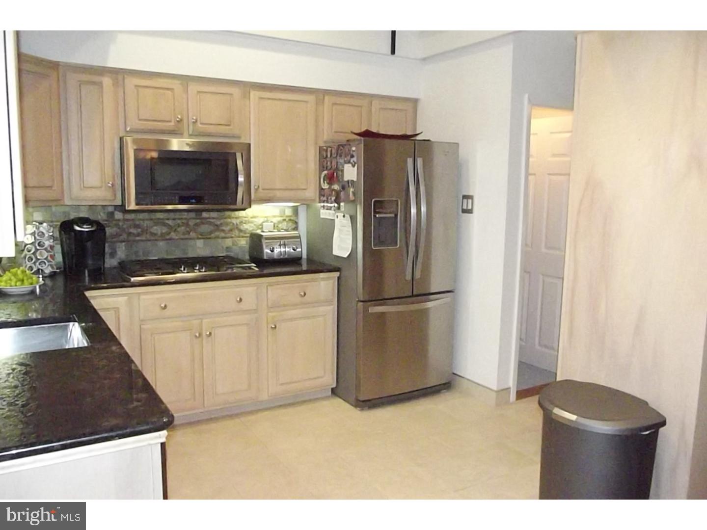 908 Senator Road East Norriton, PA 19403 - Photo 11 of 25 Kitchen