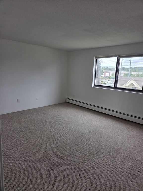 14 Tiffany Road, Unit 10 Salem, NH 03079 - Photo 3 of 6