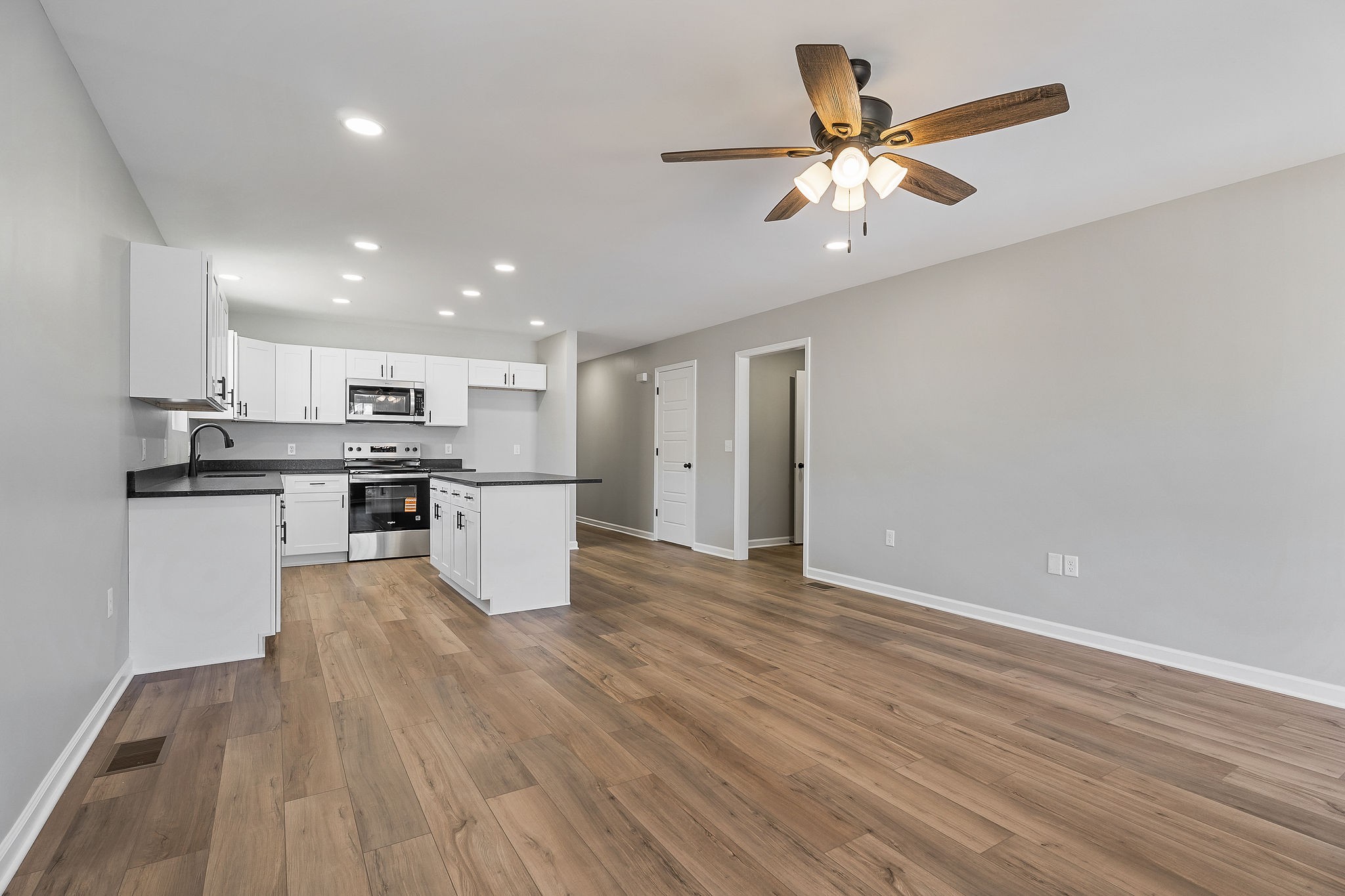 809 Smith Road Smithville, TN 37166 - Photo 3 of 28 Gallery Image 3