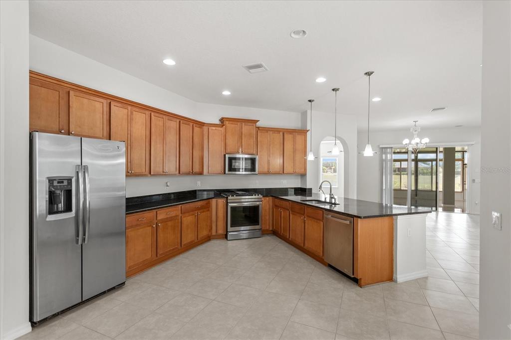 124 Balmy Coast Road Groveland, FL 34736 - Photo 7 of 37