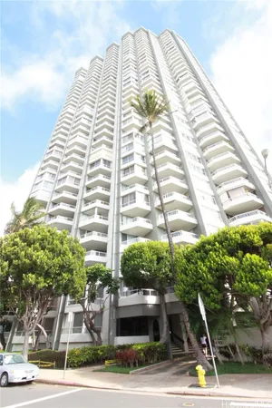 $2,800 | 2600 Pualani Way, Unit 905, Honolulu, HI 96815