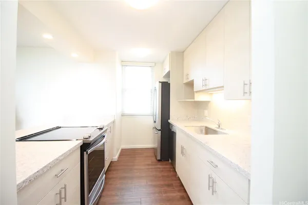 $2,800 | 2600 Pualani Way, Unit 905, Honolulu, HI 96815