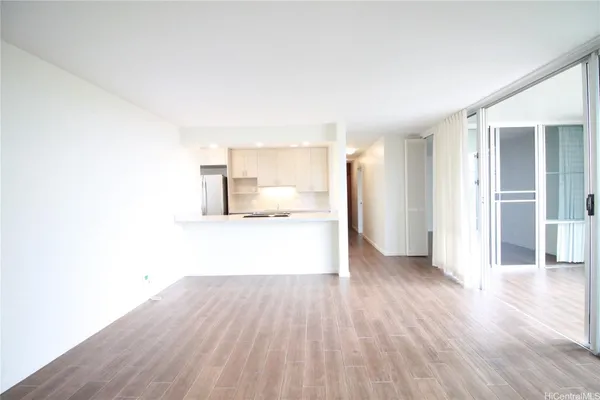 $2,800 | 2600 Pualani Way, Unit 905, Honolulu, HI 96815