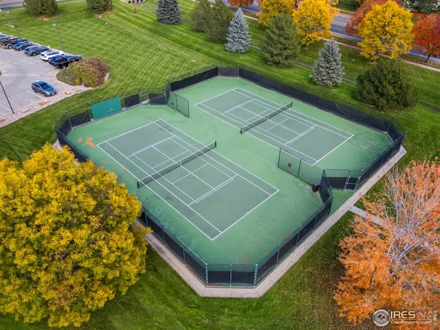 a view of a tennis court