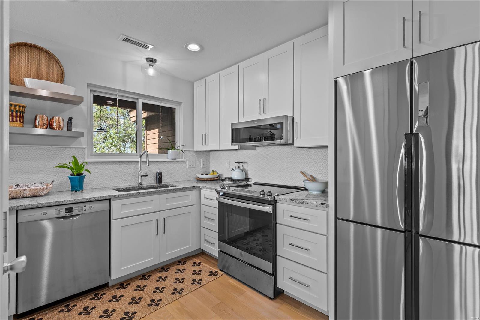 312 Hemingway Lane, Unit E Weldon Spring, MO 63304 - Photo 4 of 32