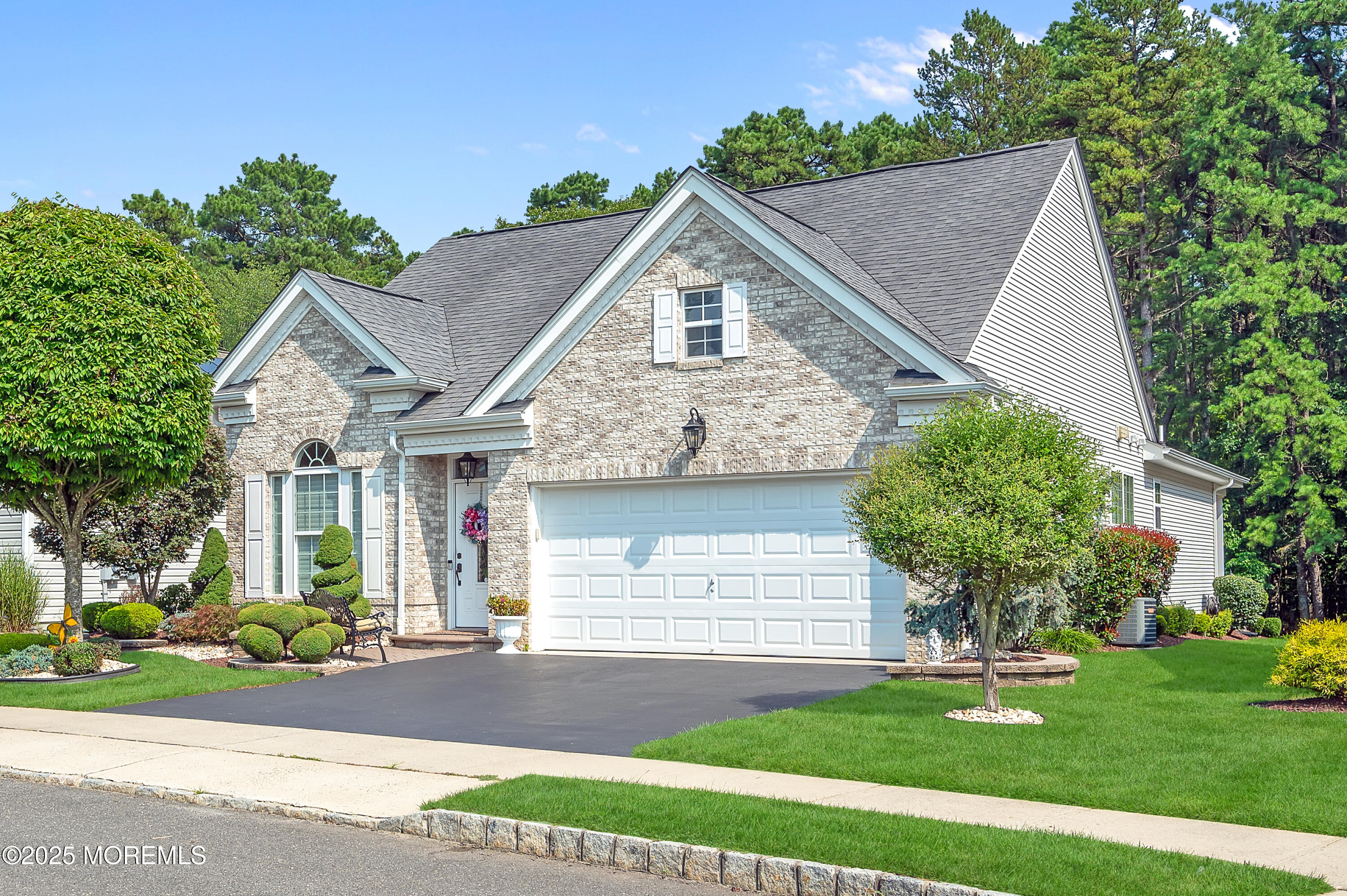 23 Lenox Road Jackson, NJ 08527 - Photo 3 of 35 Front 6-2