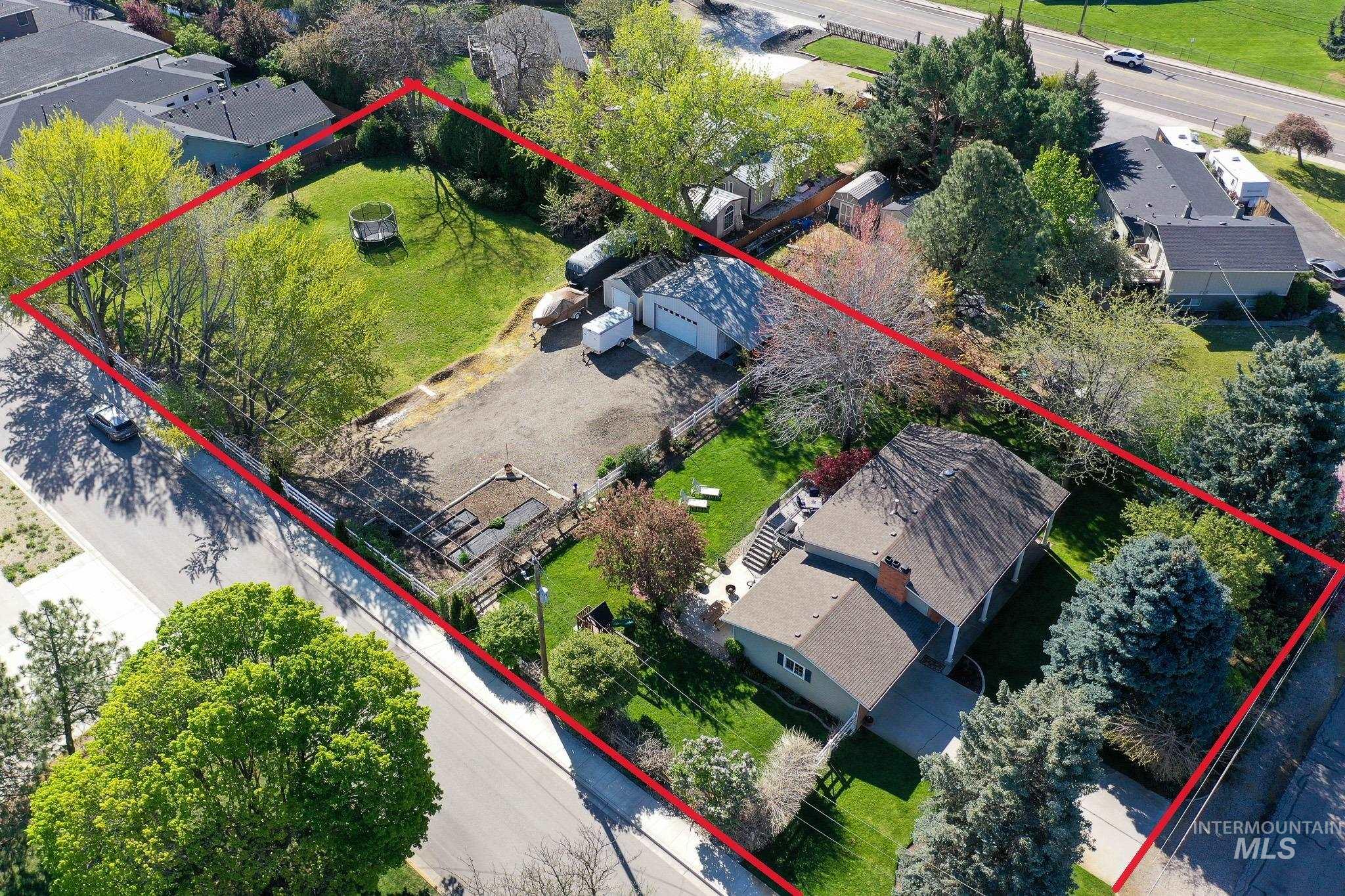 4870 North Farrow Street Boise, ID 83713 - Photo 36 of 40 Aerial view of residential area featuring property parcel outlined