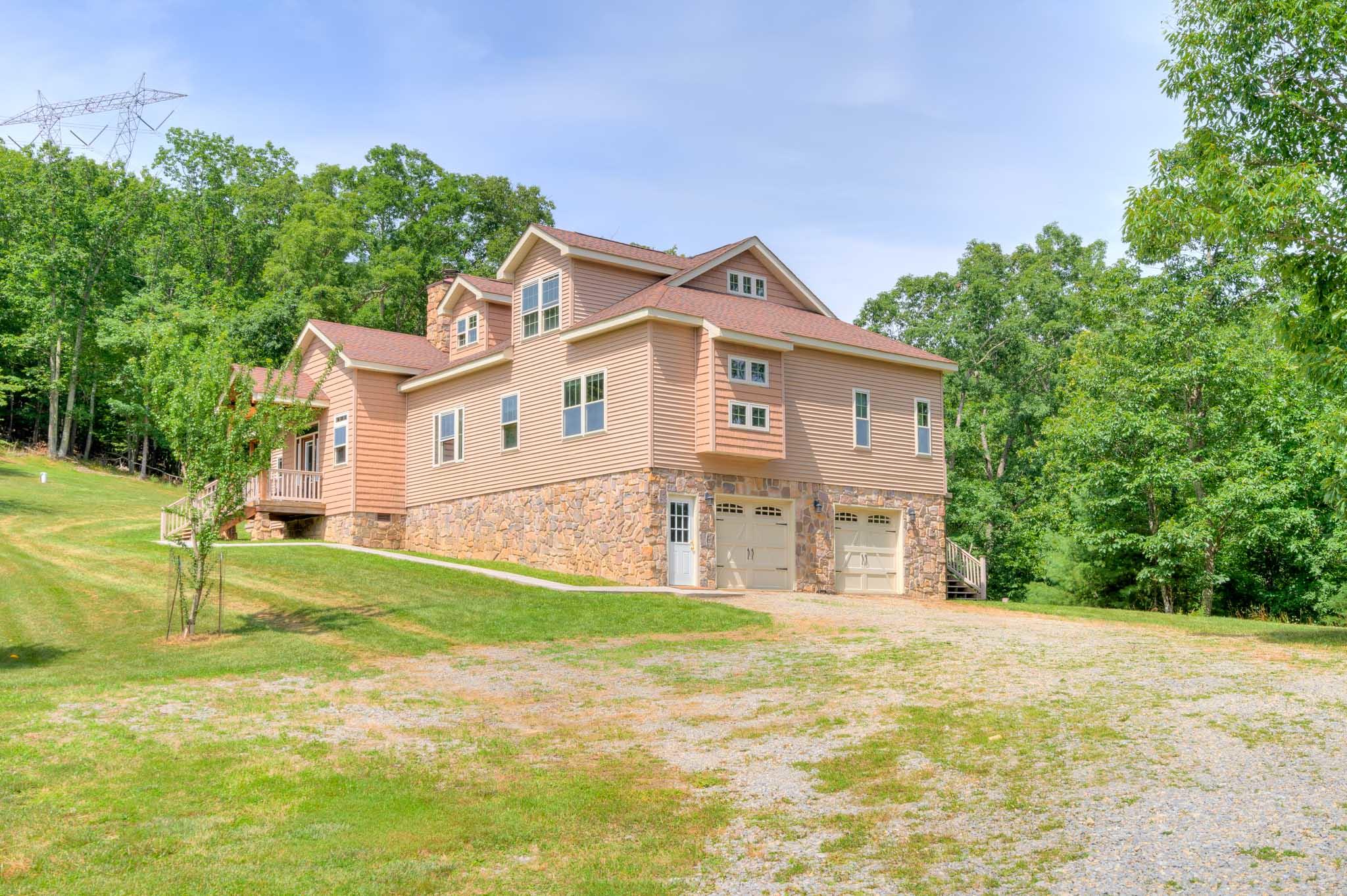 1386 Indian Valley Road Northwest Radford, VA 24141 - Photo 5 of 82 1386_IndianValleyRd_Web-5