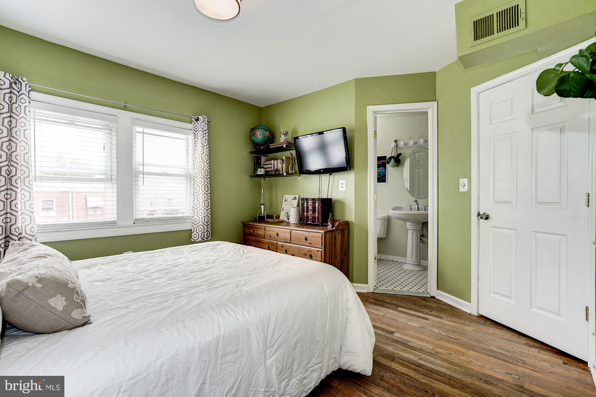 335 18th Place Northeast Washington, DC 20002 - Photo 13 of 24