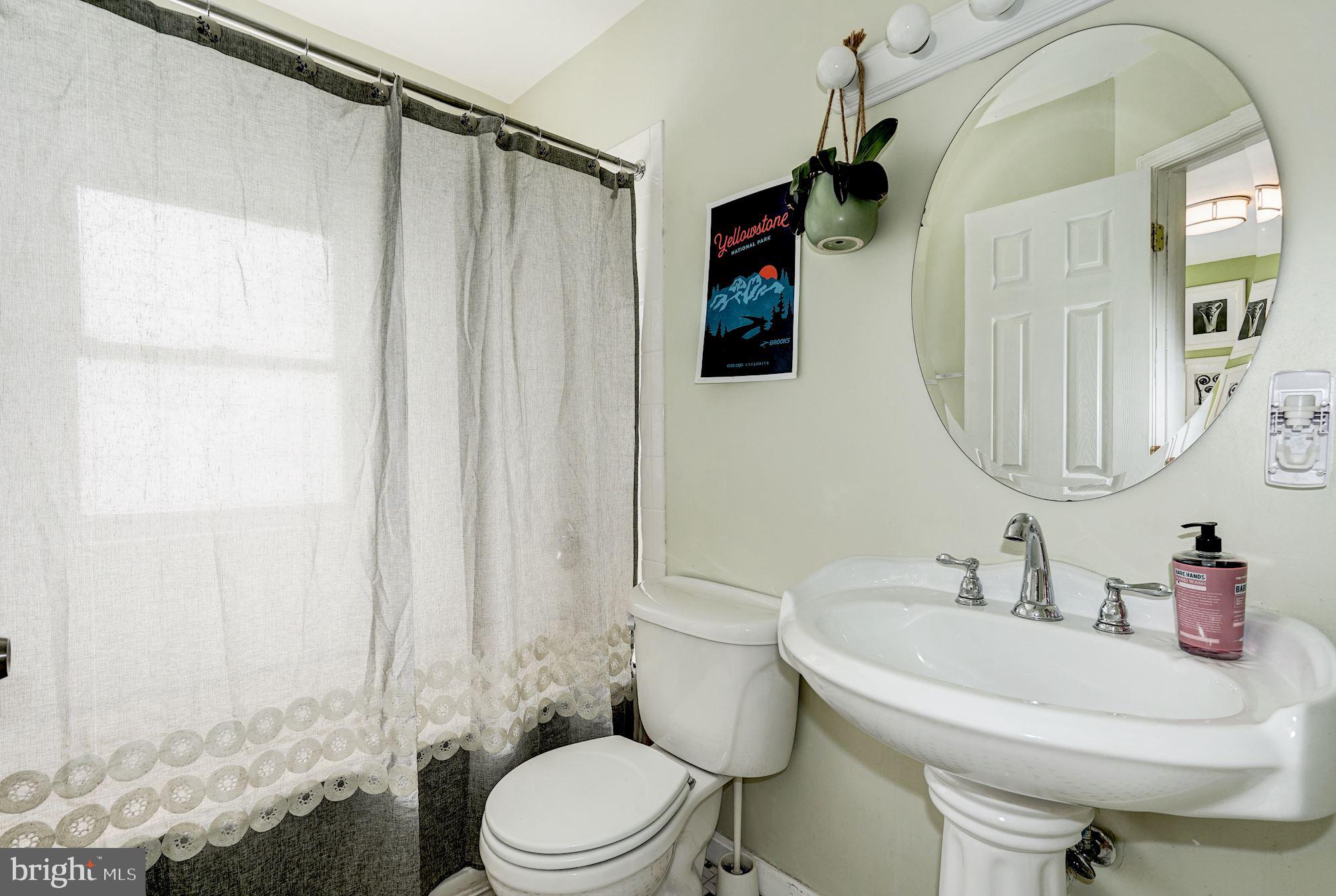 335 18th Place Northeast Washington, DC 20002 - Photo 14 of 24