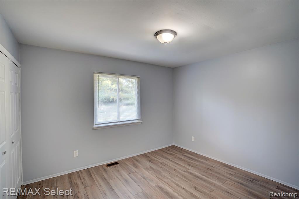 2811 Tiptree Path Flint, MI 48506 - Photo 24 of 29