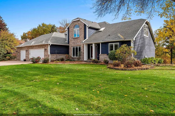 $1,100,000 | 63 East Fox Point Drive, Appleton, WI 54911