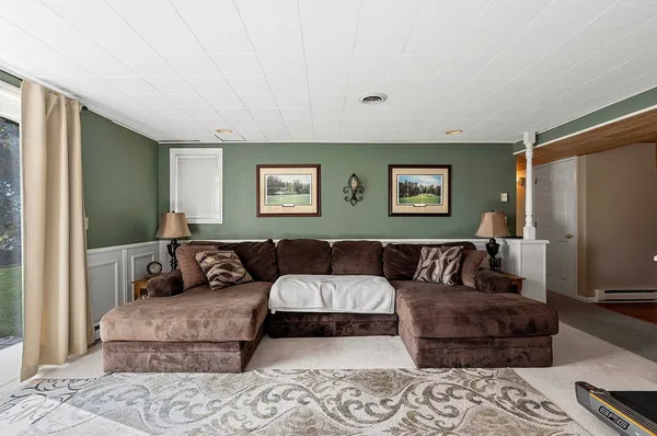 $1,100,000 | 63 East Fox Point Drive, Appleton, WI 54911