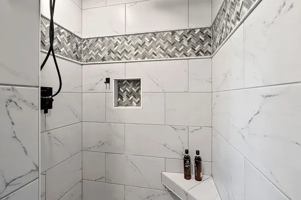 $1,100,000 | 63 East Fox Point Drive, Appleton, WI 54911