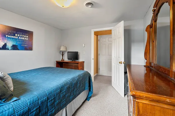 $1,100,000 | 63 East Fox Point Drive, Appleton, WI 54911
