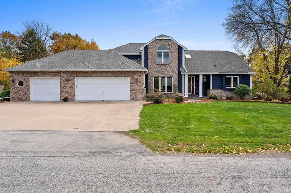 $1,100,000 | 63 East Fox Point Drive, Appleton, WI 54911