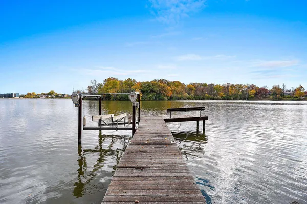 $1,100,000 | 63 East Fox Point Drive, Appleton, WI 54911