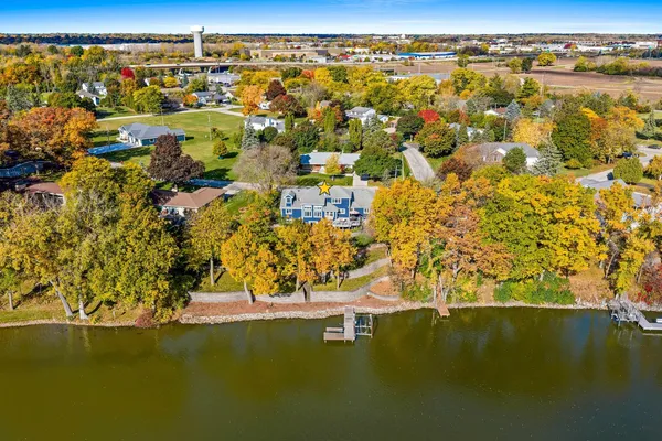 $1,100,000 | 63 East Fox Point Drive, Appleton, WI 54911