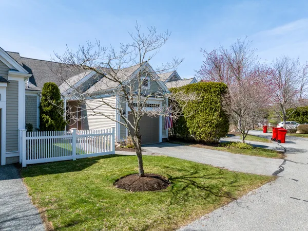 $659,000 | 8 Hollyhock Knoll Court, Unit 8, Bourne, MA 02532