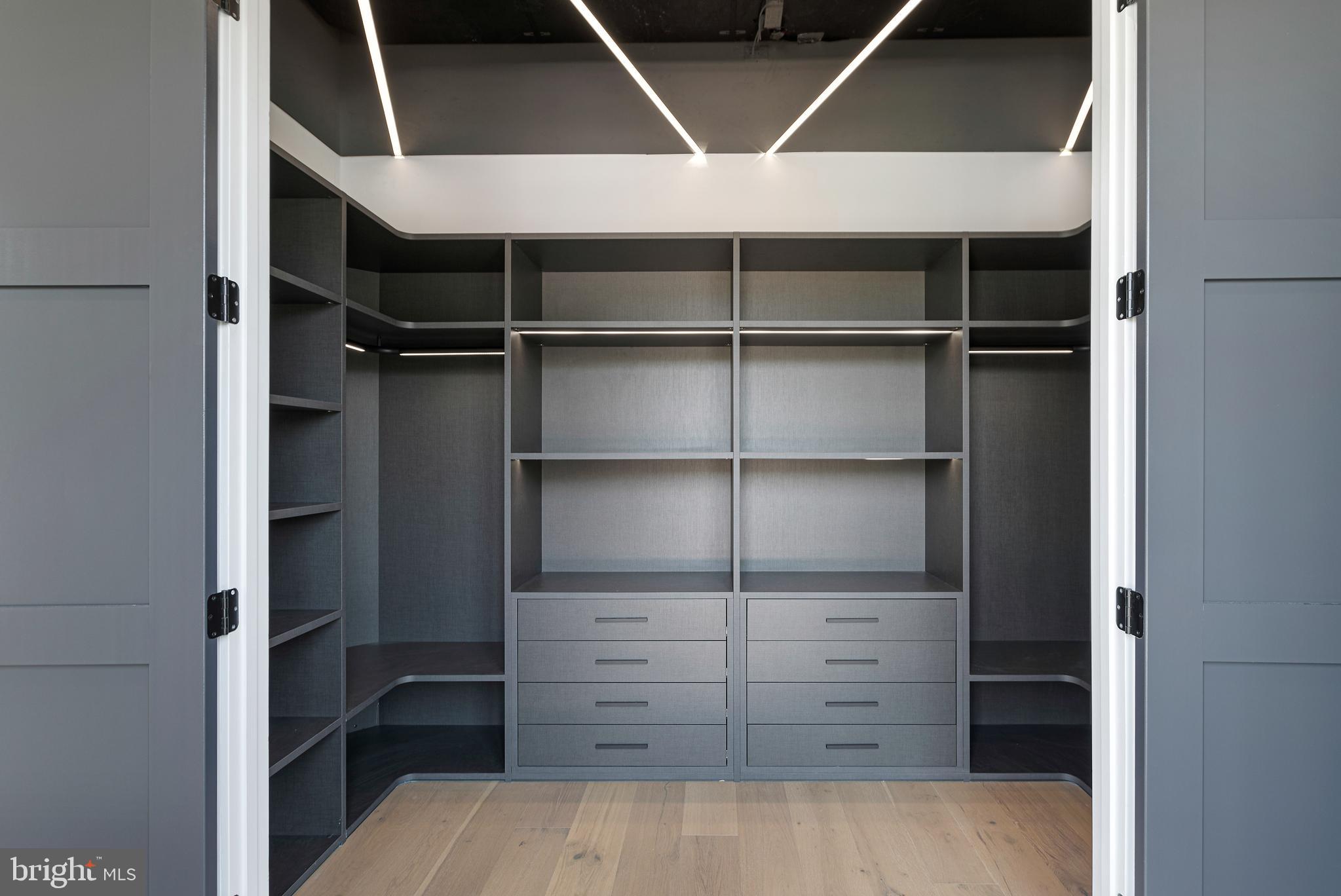 1733 Chain Bridge Road McLean, VA 22101 - Photo 33 of 54