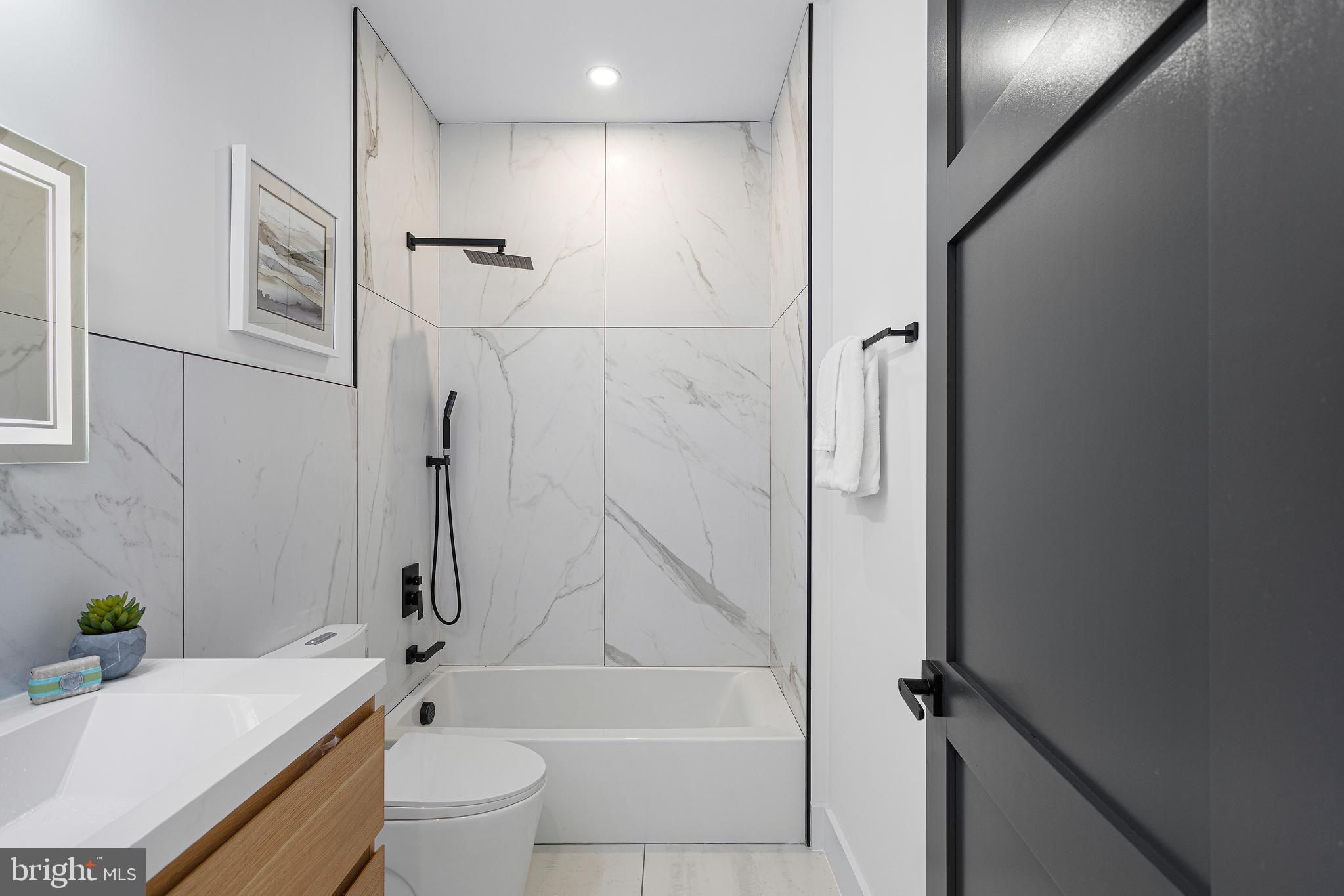 1733 Chain Bridge Road McLean, VA 22101 - Photo 36 of 54