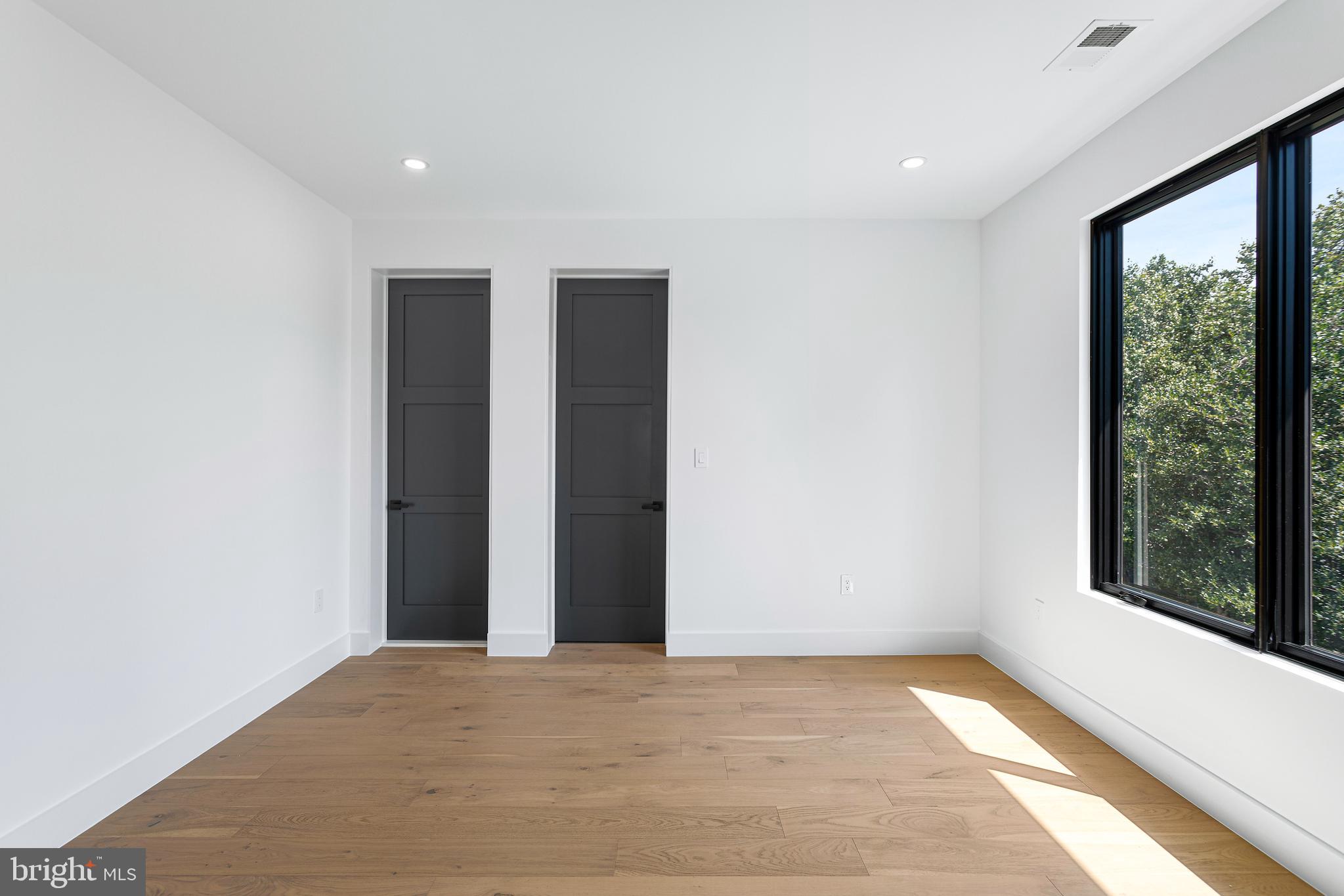 1733 Chain Bridge Road McLean, VA 22101 - Photo 37 of 54