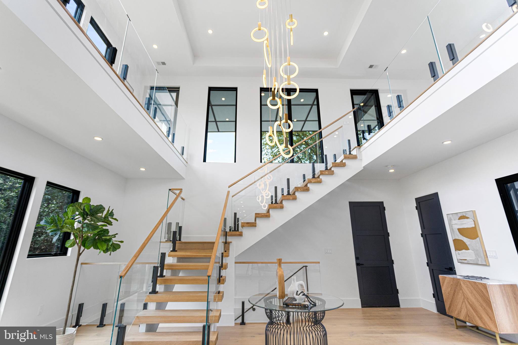 1733 Chain Bridge Road McLean, VA 22101 - Photo 8 of 54