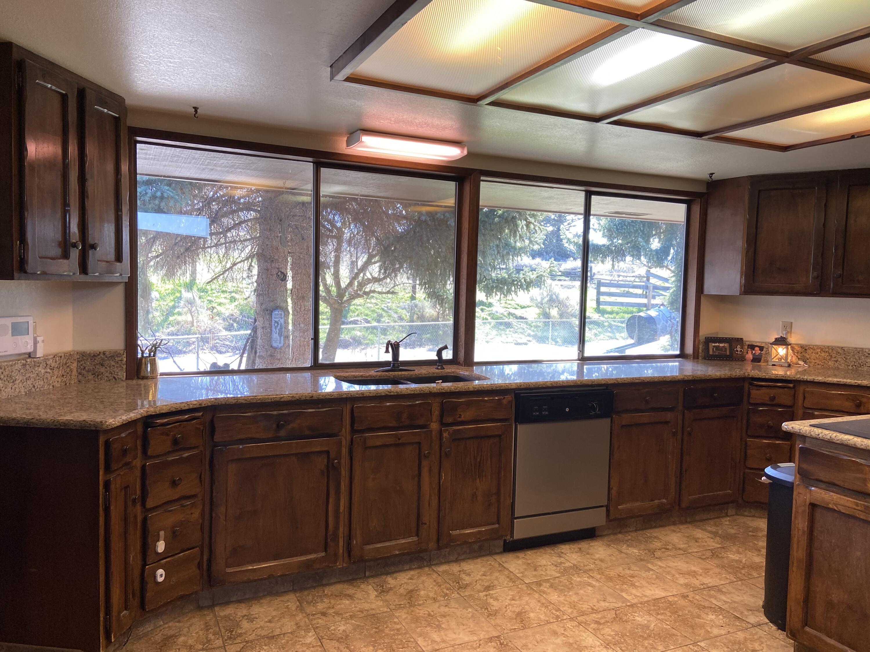 4162 Pine Grove Road Klamath Falls, OR 97603 - Photo 13 of 56 IMG_1363