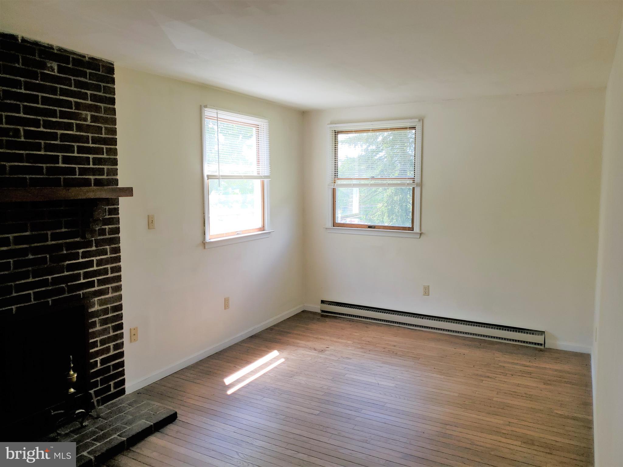 1146 Appleton Road Elkton, MD 21921 - Photo 15 of 24 Second floor apartment living room