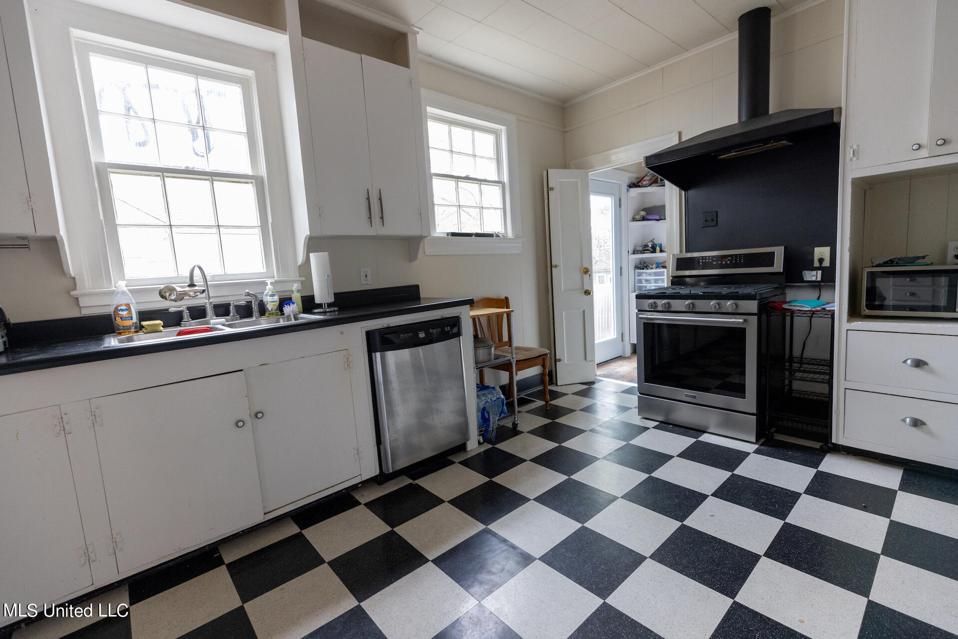 4120 Council Circle Jackson, MS 39206 - Photo 15 of 34 4Q4A0022