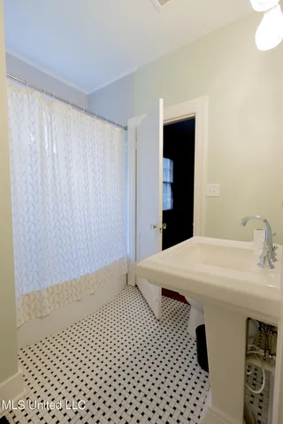 $2,045 | 4120 Council Circle, Jackson, MS 39206