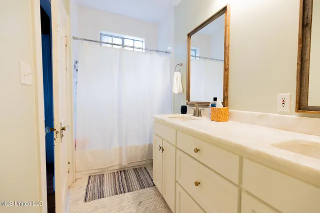 $2,045 | 4120 Council Circle, Jackson, MS 39206