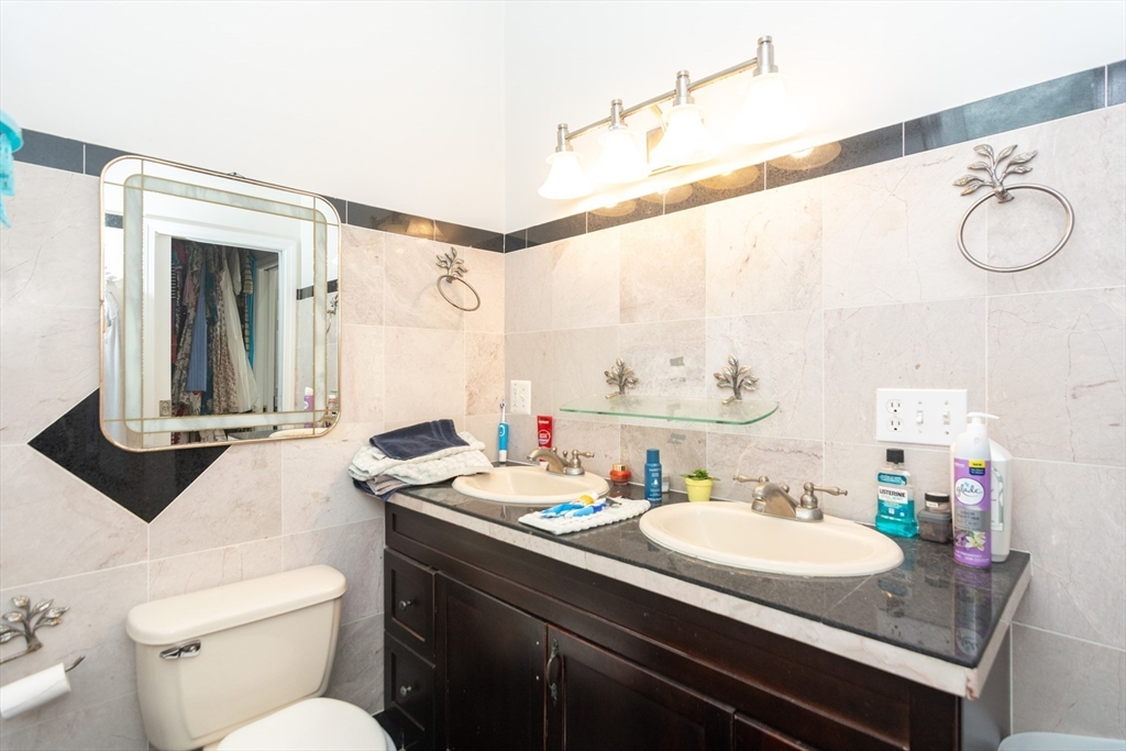 10 Dell Street Malden, MA 02148 - Photo 19 of 40