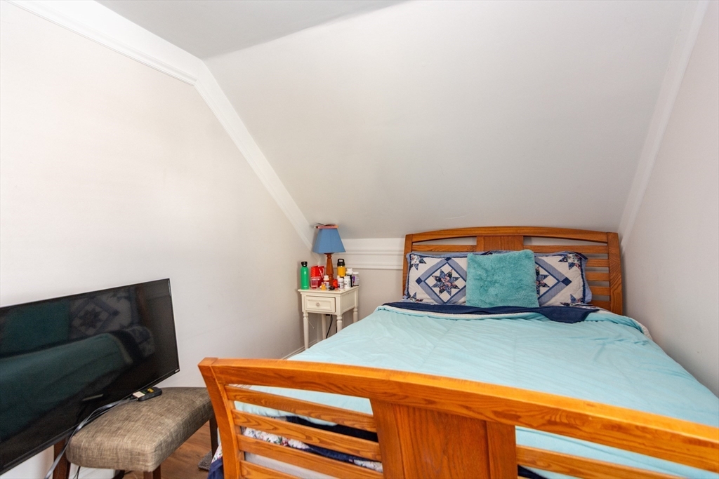 10 Dell Street Malden, MA 02148 - Photo 24 of 40