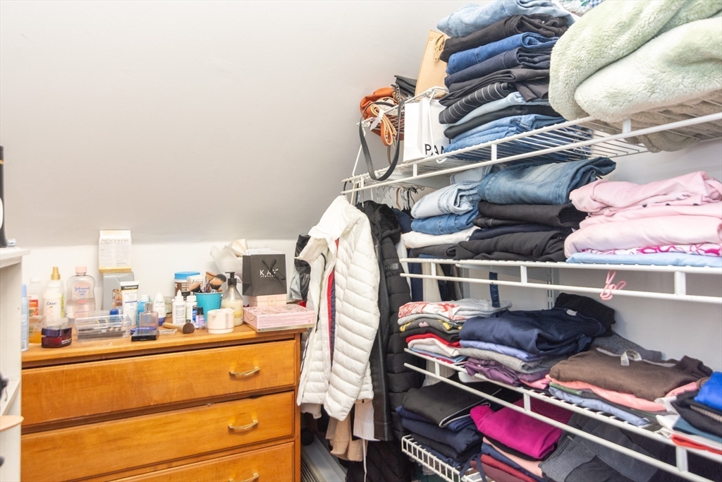 10 Dell Street Malden, MA 02148 - Photo 25 of 40