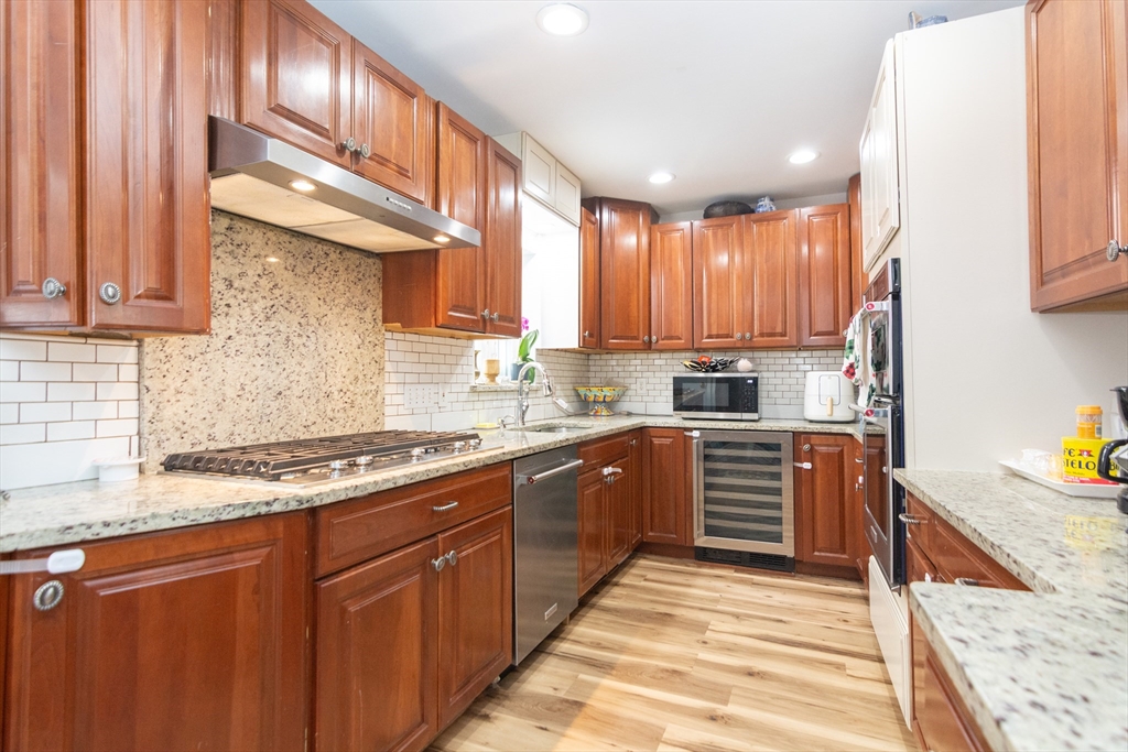 10 Dell Street Malden, MA 02148 - Photo 3 of 40