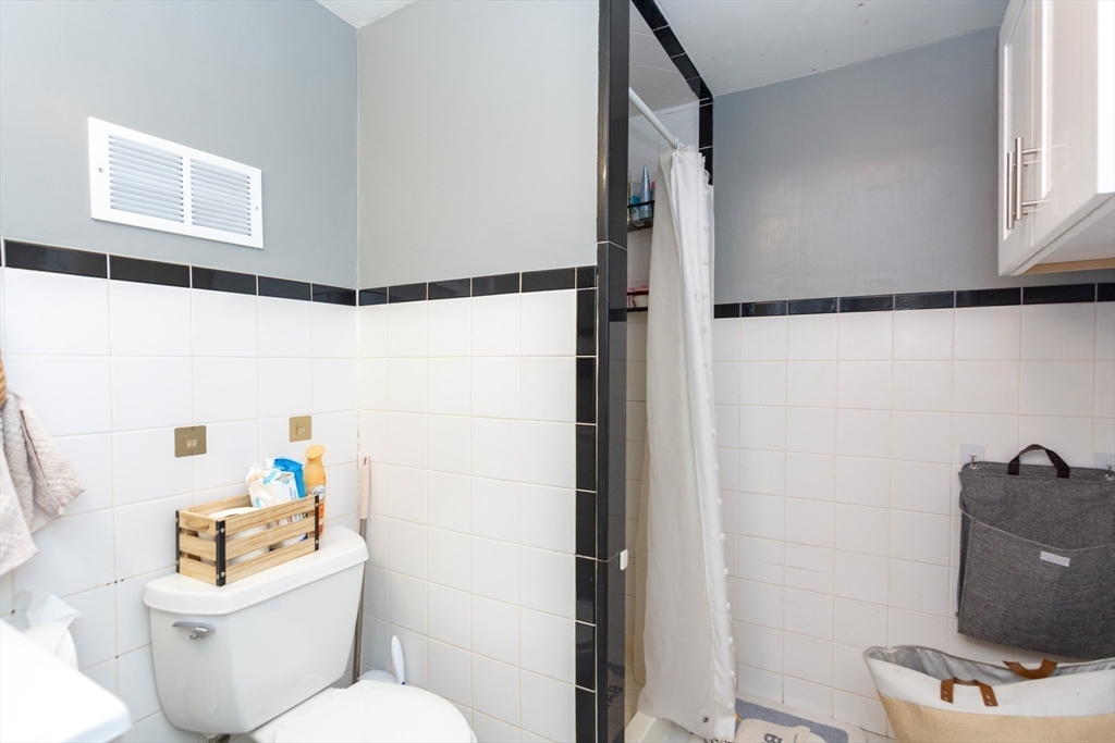 10 Dell Street Malden, MA 02148 - Photo 33 of 40