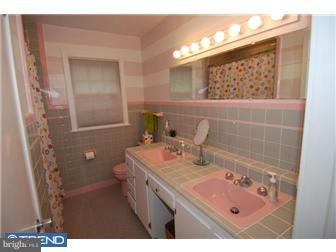 1101 Evergreen Road Yardley, PA 19067 - Photo 9 of 12 Bathroom