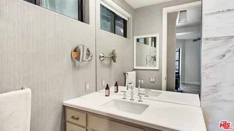 $13,850,000 | 25252 Malibu Road, Malibu, CA 90265
