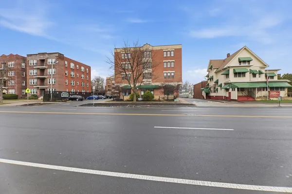 $224,900 | 34 Sumner Avenue, Unit 210, Springfield, MA 01108